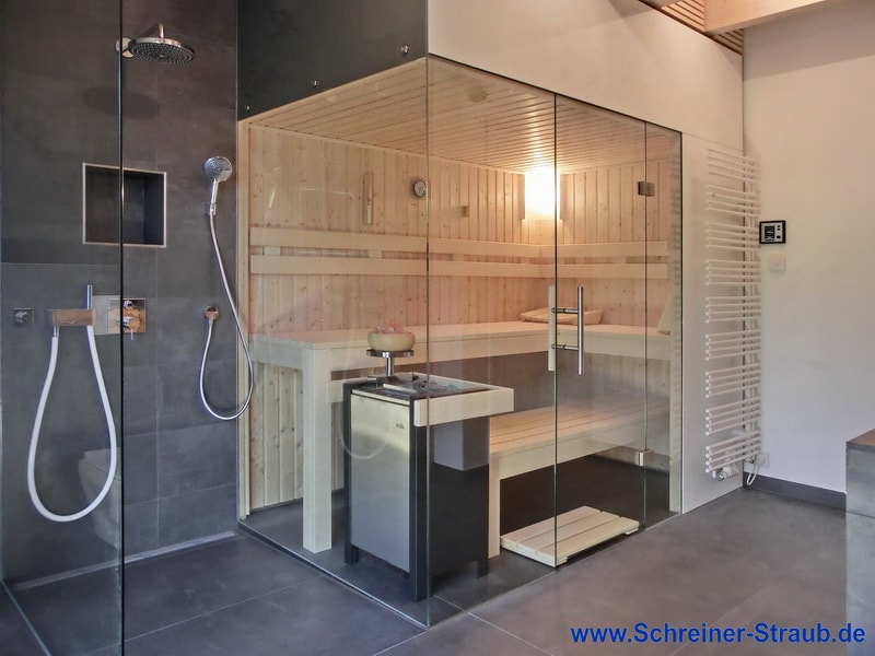Sauna platzsparend kombiniert mit einer Dusche